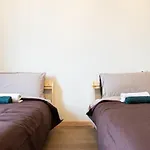 Dora Stay, 10 Minutes From The Center Apartment