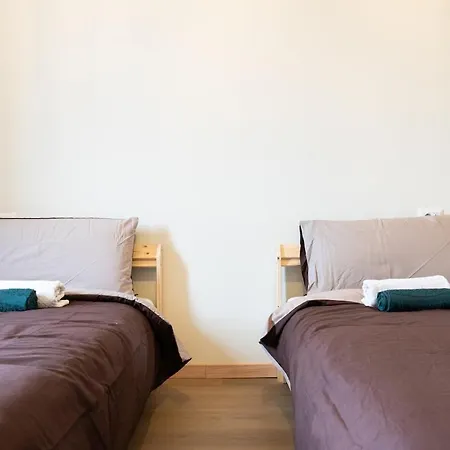 Dora Stay, 10 Minutes From The Center アパート
