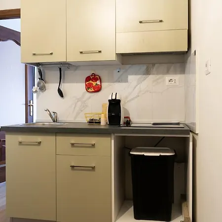 Apartman Dora Stay, 10 Minutes From The Center *