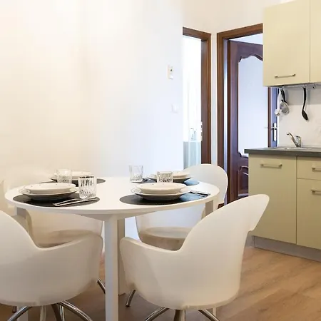Apartment Dora Stay, 10 Minutes From The Center *